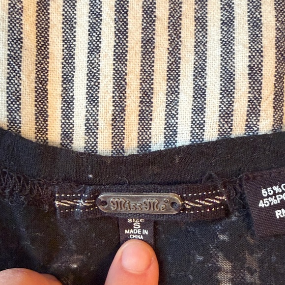 Miss Me Black Short Sleeve Top with Silver Accents - Picture 4 of 7